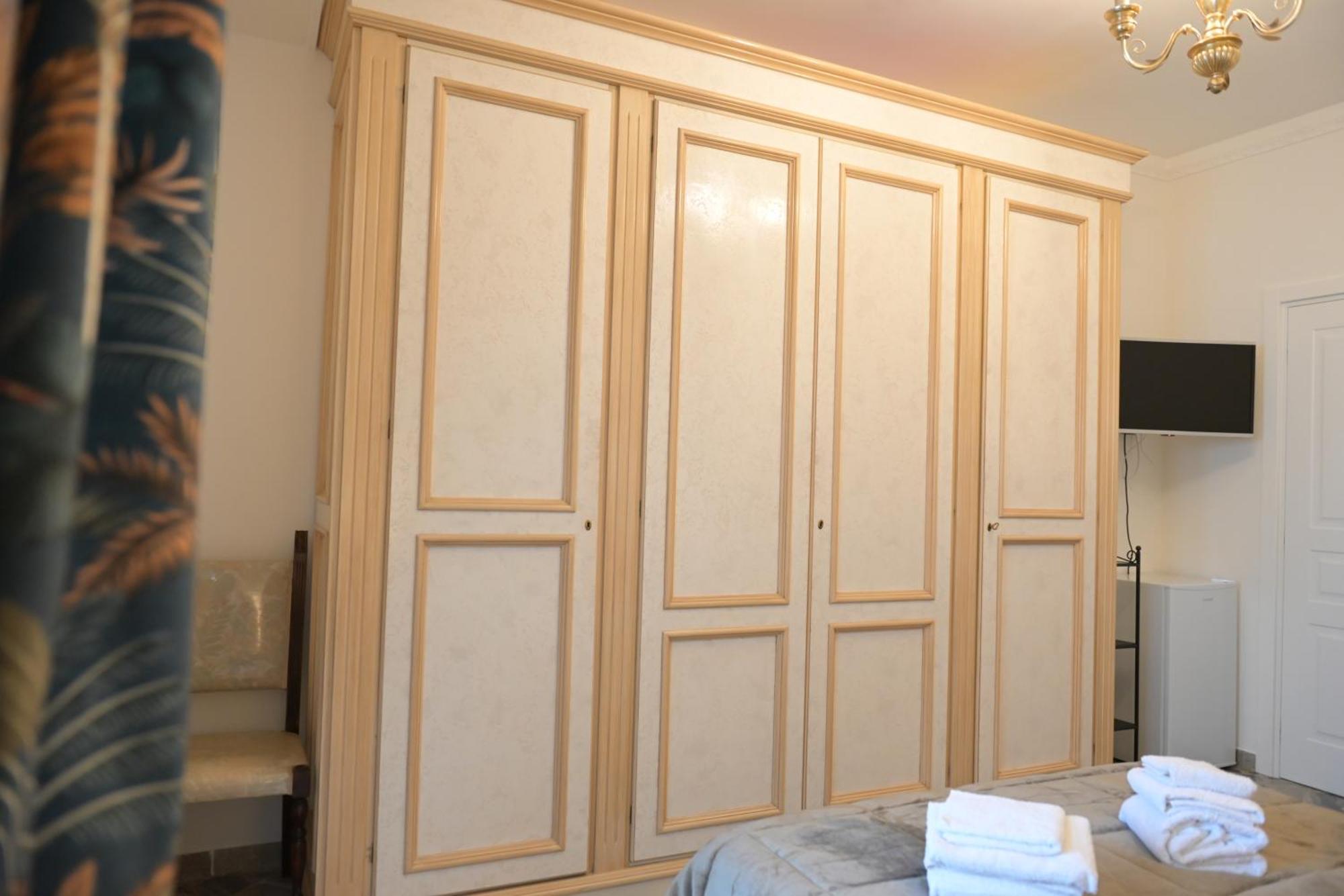 The Rooms Of Swami Bari Eksteriør billede